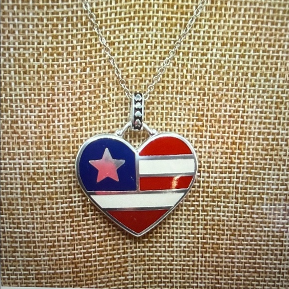 🇺🇸🆕🇺🇸 Brighton Patriotic Reversible Heart Necklace NWT
